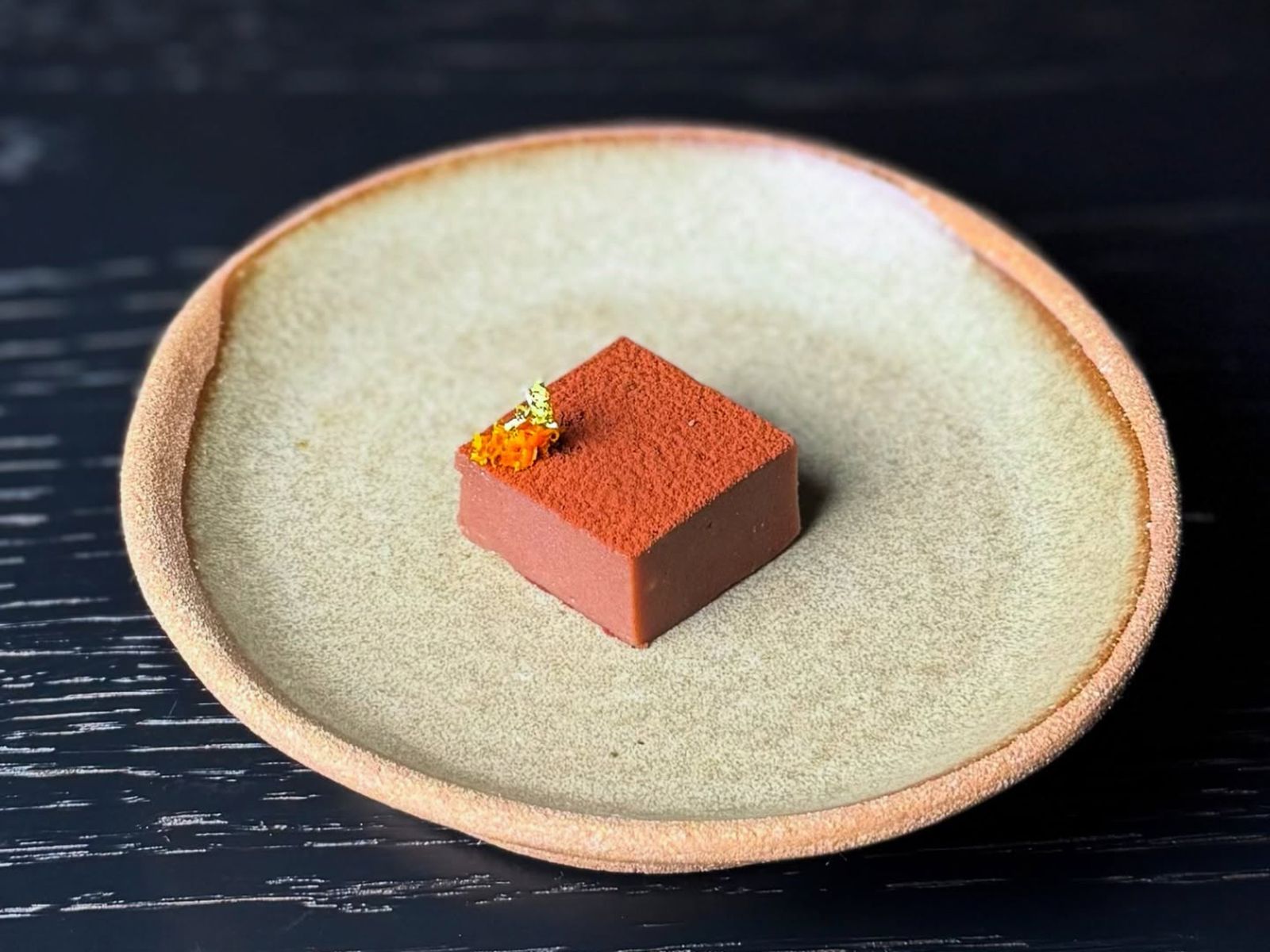 Yōkan de chocolate en Scapar (Barcelona), un elegante broche final para su menú omakase.