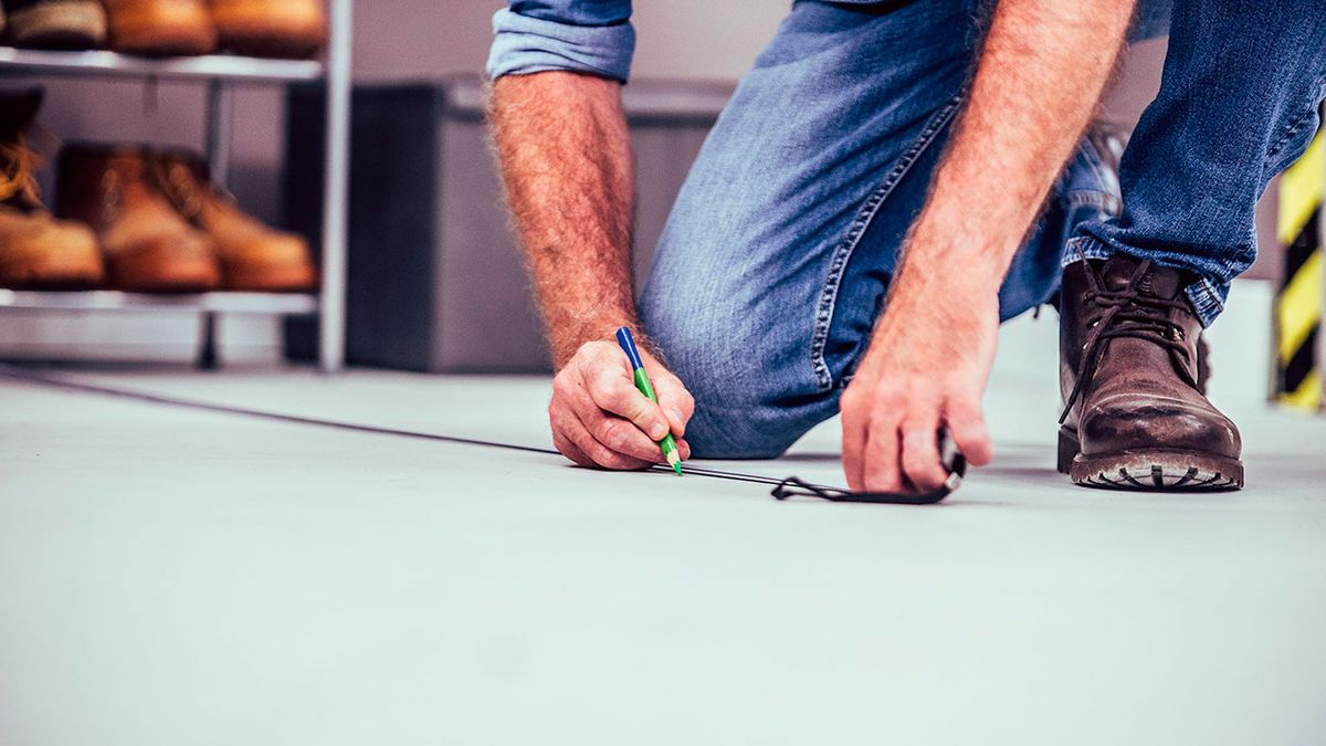 Cómo hacer una falsa pared paso 1