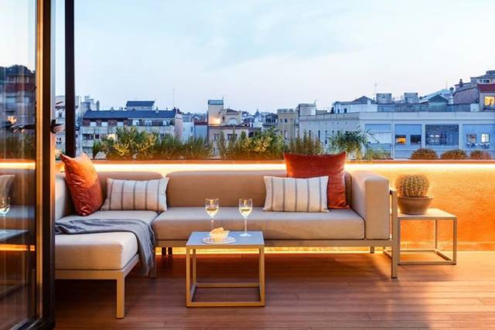 Descubre las diferentes soluciones para iluminar la terraza y crear un ambiente único 13 Descubre las diferentes soluciones para iluminar la terraza y crear un ambiente único 13