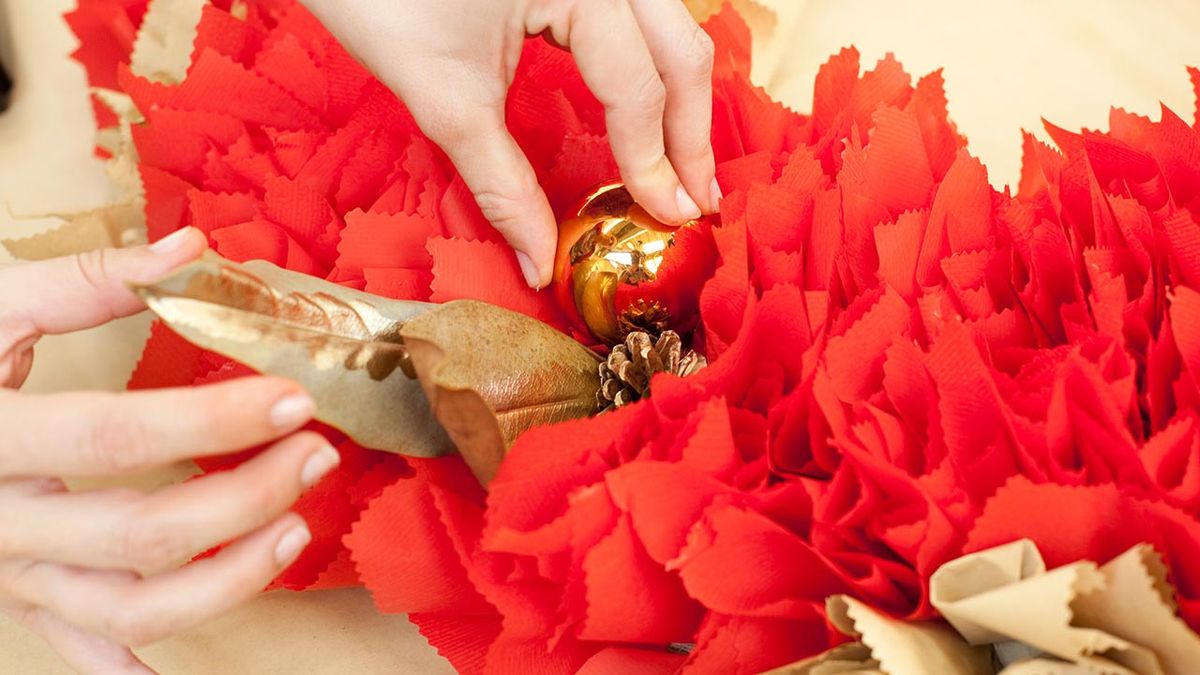 Decoración de Navidad: Chimenea y corona navideña p15