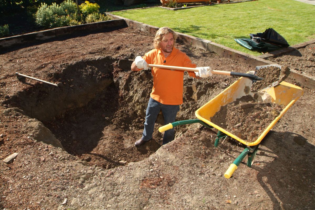 Cómo hacer un estanque para el jardín paso 1