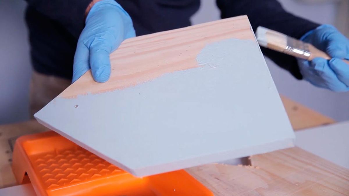 Cómo hacer un cuelga llaves con forma de casa paso 5