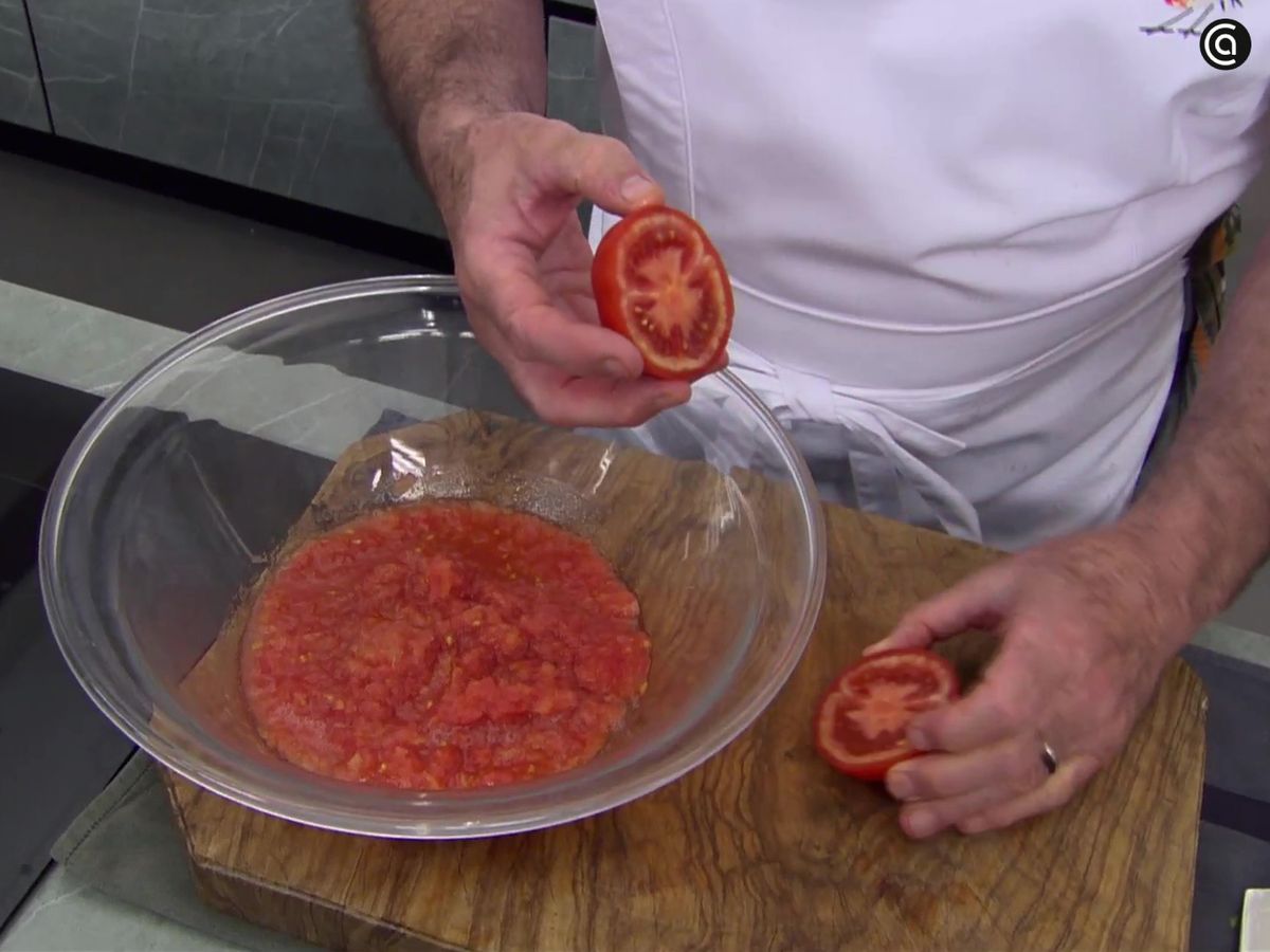 Utiliza tomates maduros para que la titaina tenga más sabor y textura