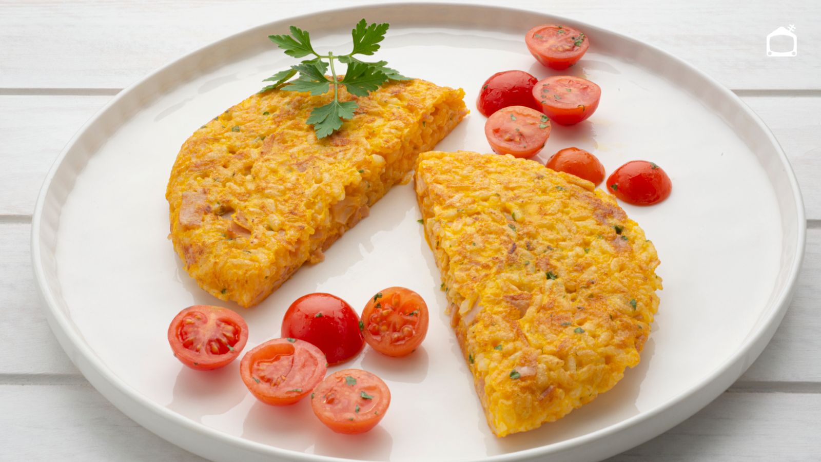 ¿Ha sobrado arroz? Aprovéchalo y prepara una tortilla de arroz, jamón y queso