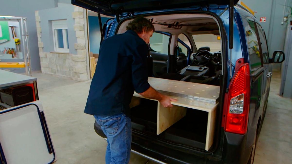 Cómo hacer una cama para una furgoneta camper paso 9