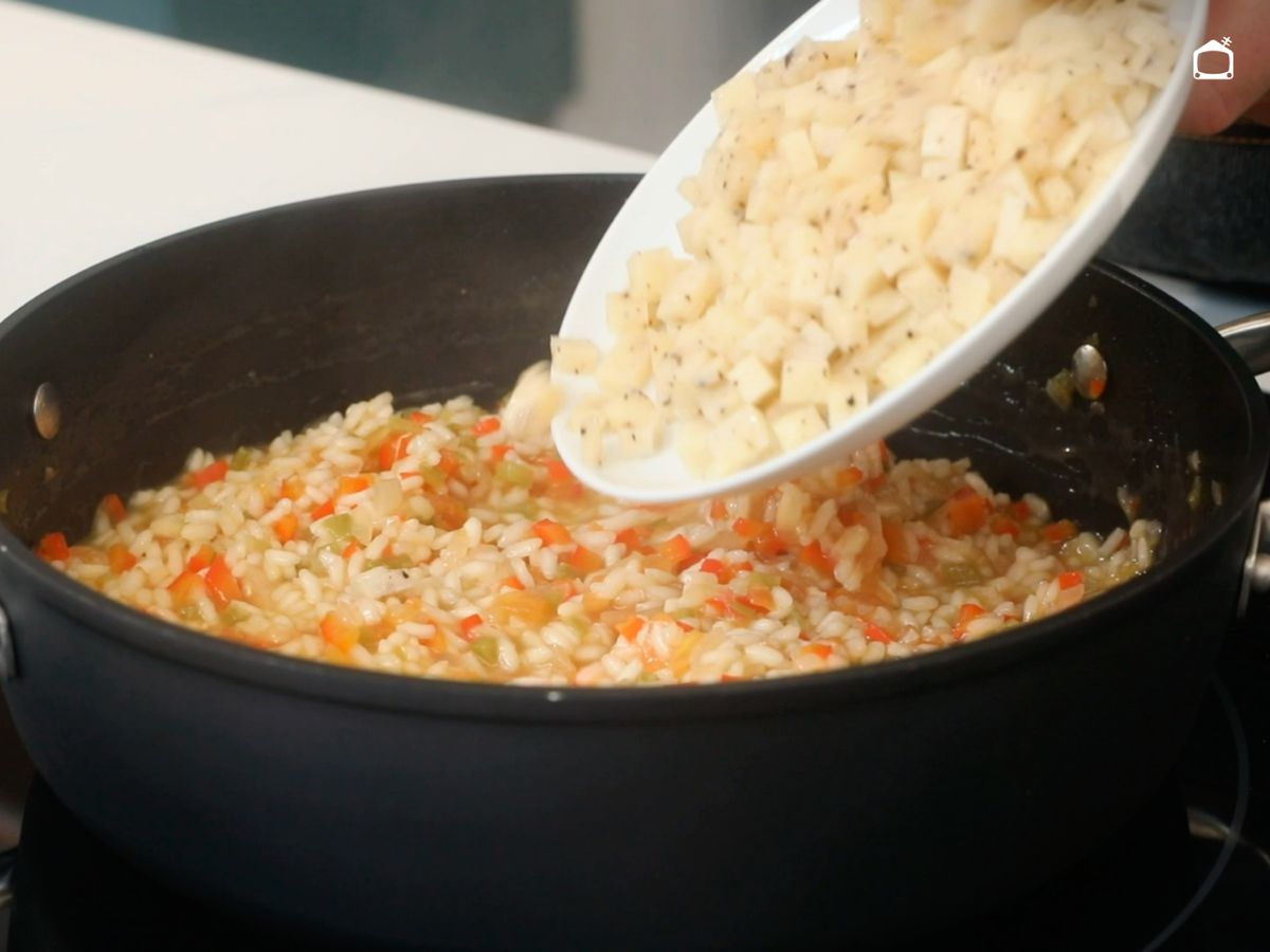 Incorpora el queso al risotto