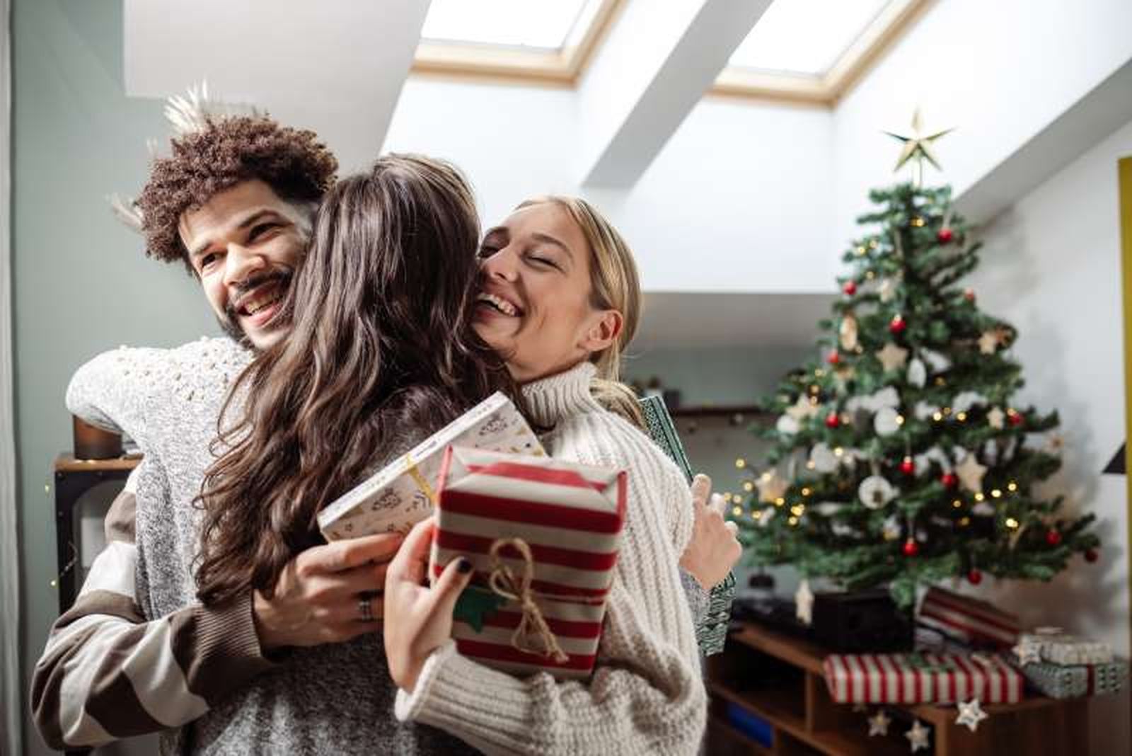 Repartición de los regalos de Navidad. Repartición de los regalos de Navidad.