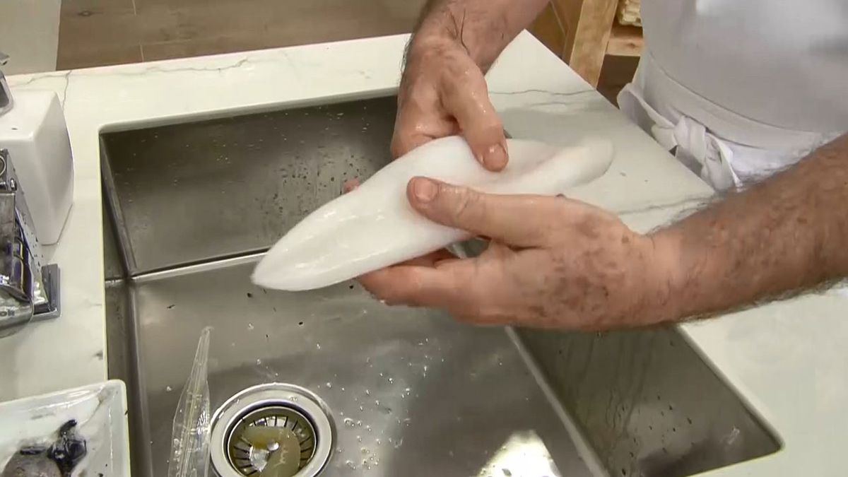 como limpiar calamares paso