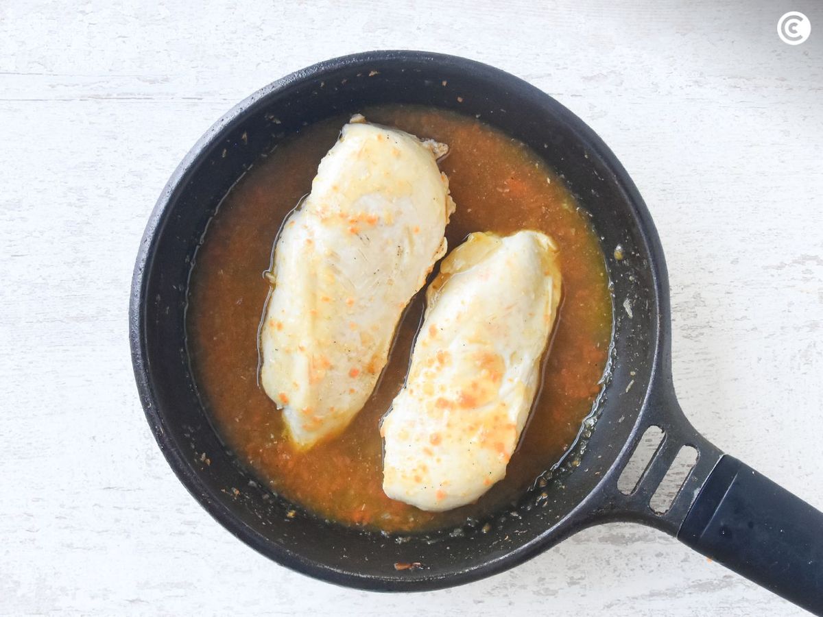 Cocinar las pechugas en salsa