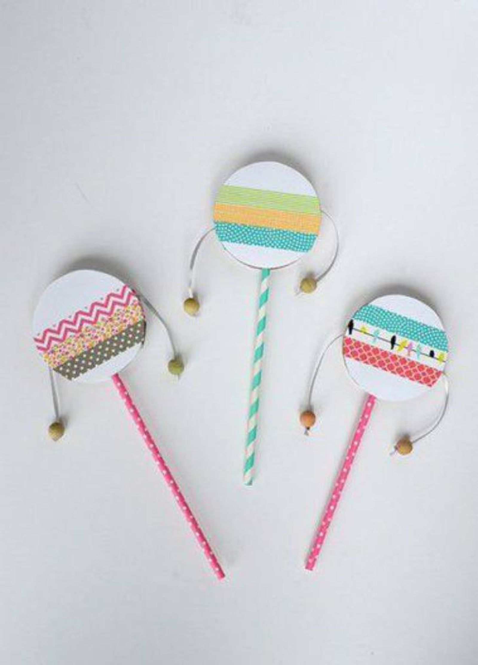 3 instrumentos materiales reciclados tamboril giratorio pinterest Todo Manualidades 3 instrumentos materiales reciclados tamboril giratorio pinterest Todo Manualidades