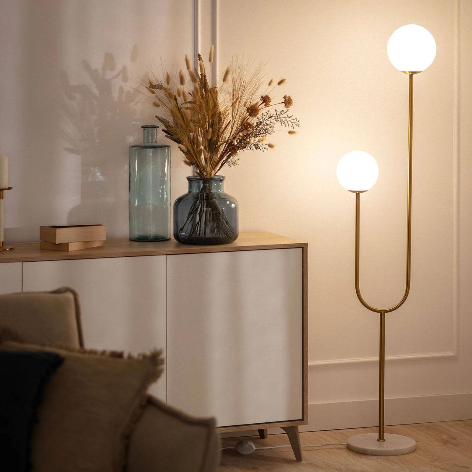 Lámpara de diseño Moonlight Brass.