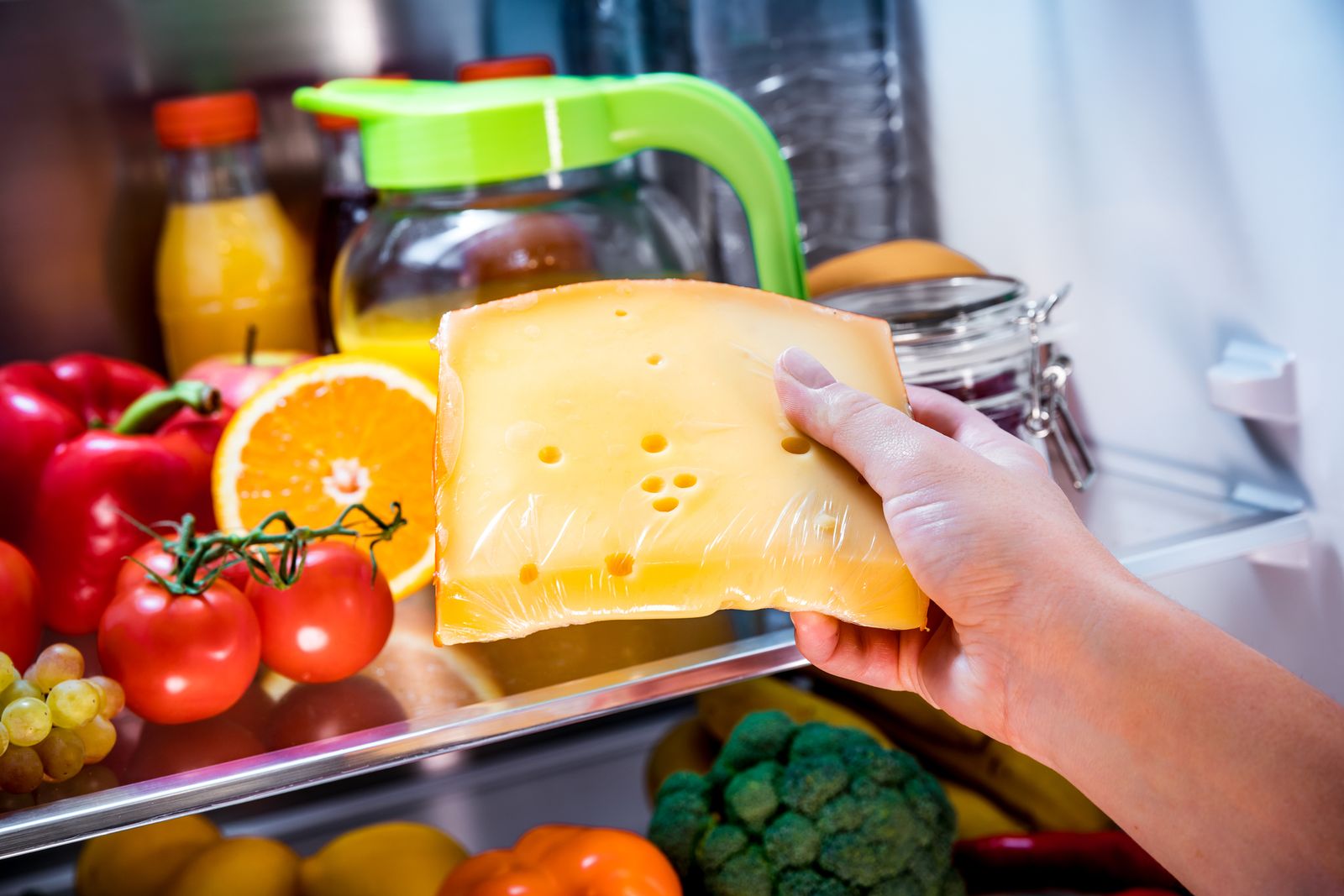 Así es como debes conservar cada tipo de queso en la nevera