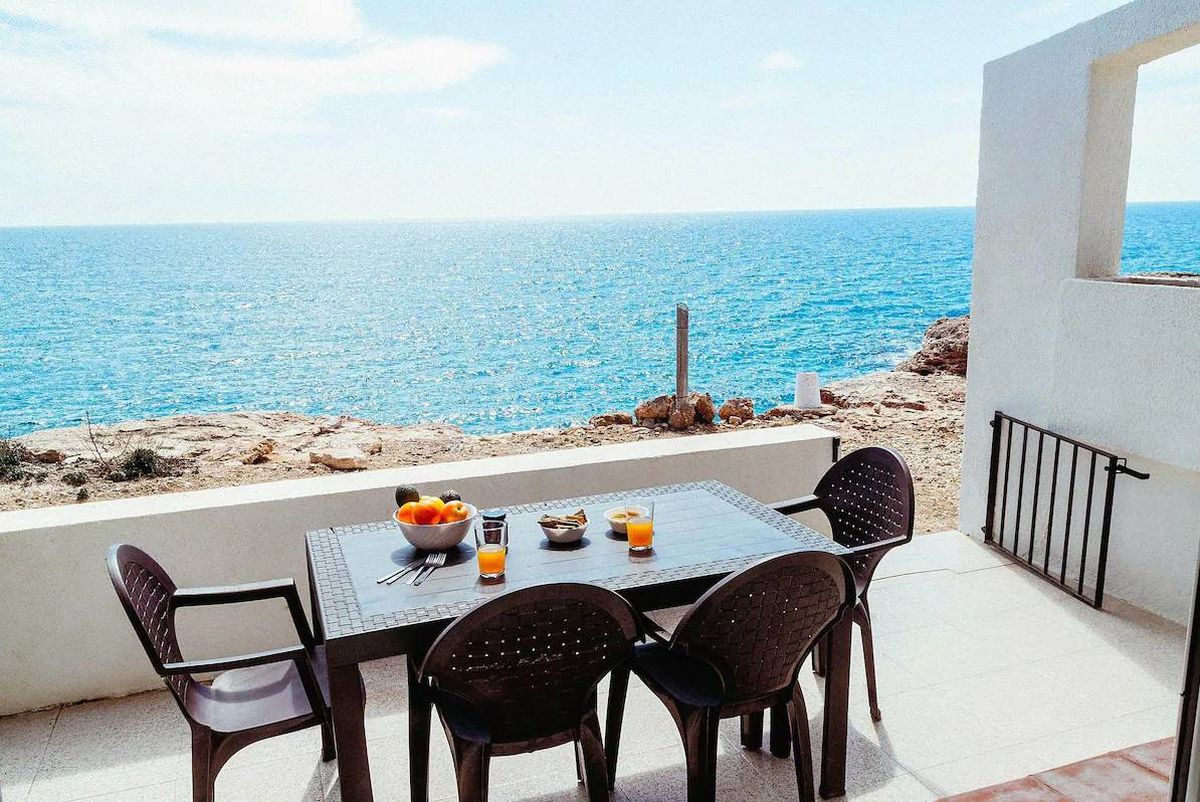 Apartamentos admiten mascotas primera linea playa LAmetlladeMar Cataluna