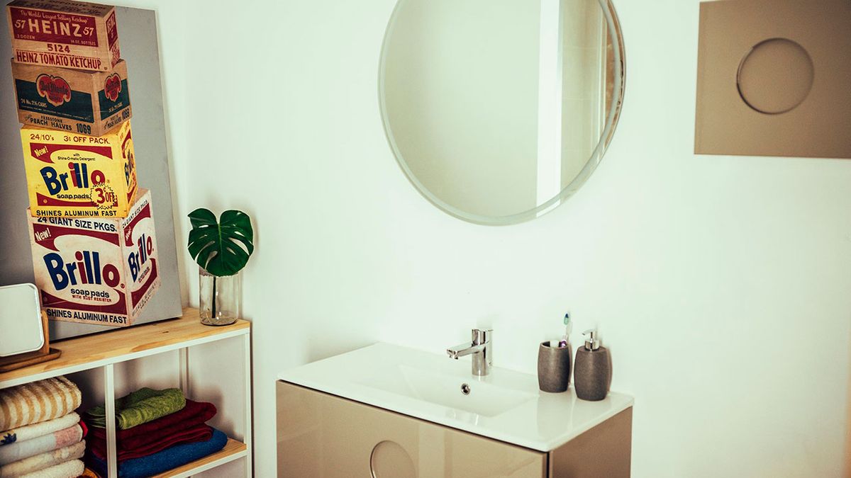 Cómo instalar un mueble de baño suspendido paso 10