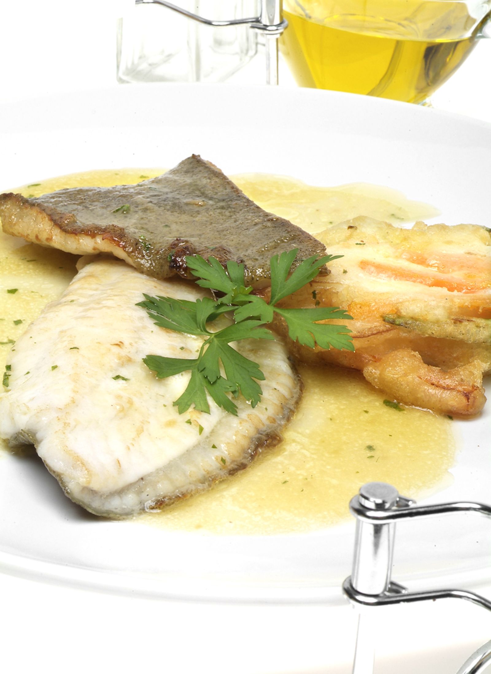 rodaballo con salsa meuniere y tempura de verduras xl rodaballo con salsa meuniere y tempura de verduras xl
