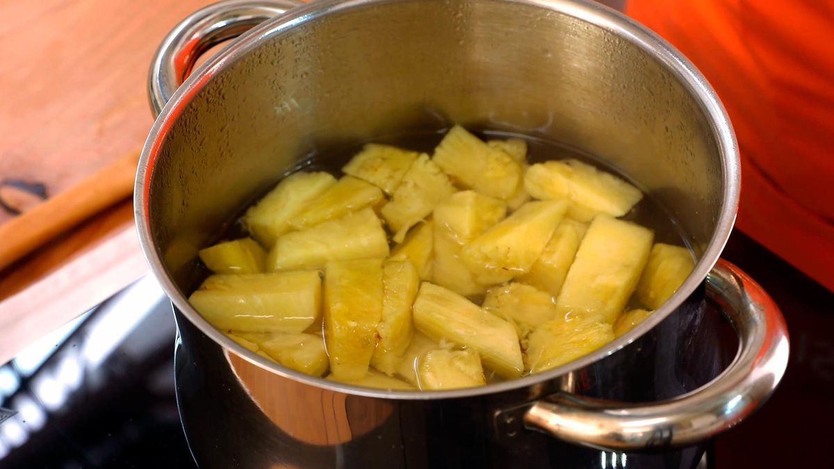 Como hacer piña en almíbar   paso 3