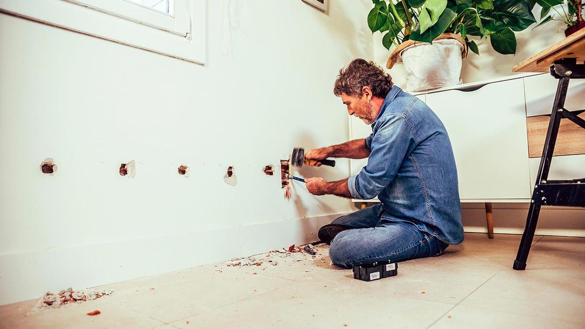 Cómo multiplicar enchufes en la pared paso 3