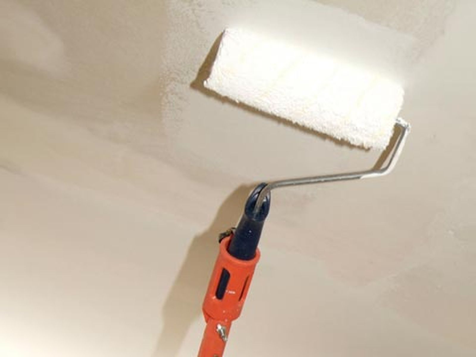 Pintar techo de yeso laminado paso 6 Pintar techo de yeso laminado paso 6