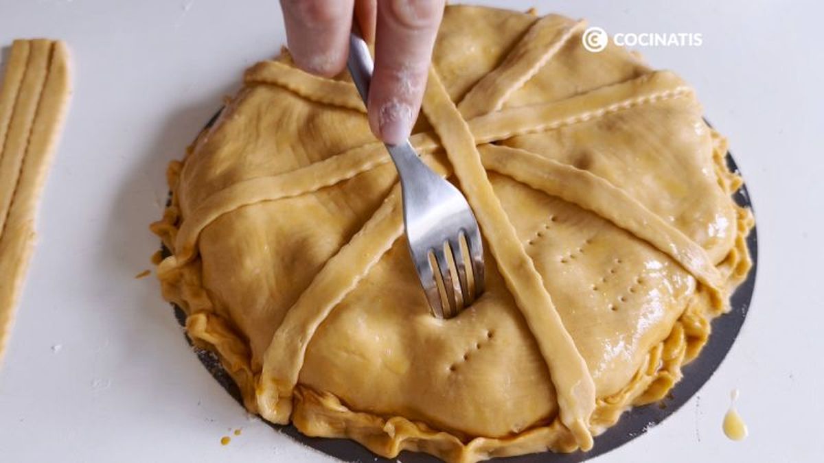 Preparar la empanada gallega de atún