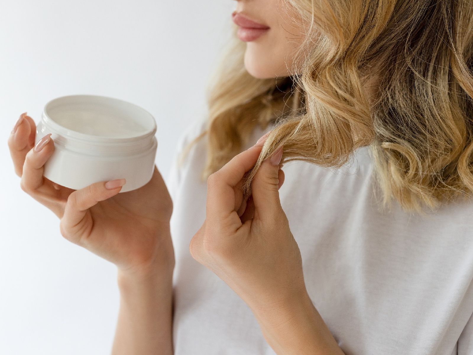Utiliza productos reparadores con queratina o colágeno Utiliza productos reparadores con queratina o colágeno