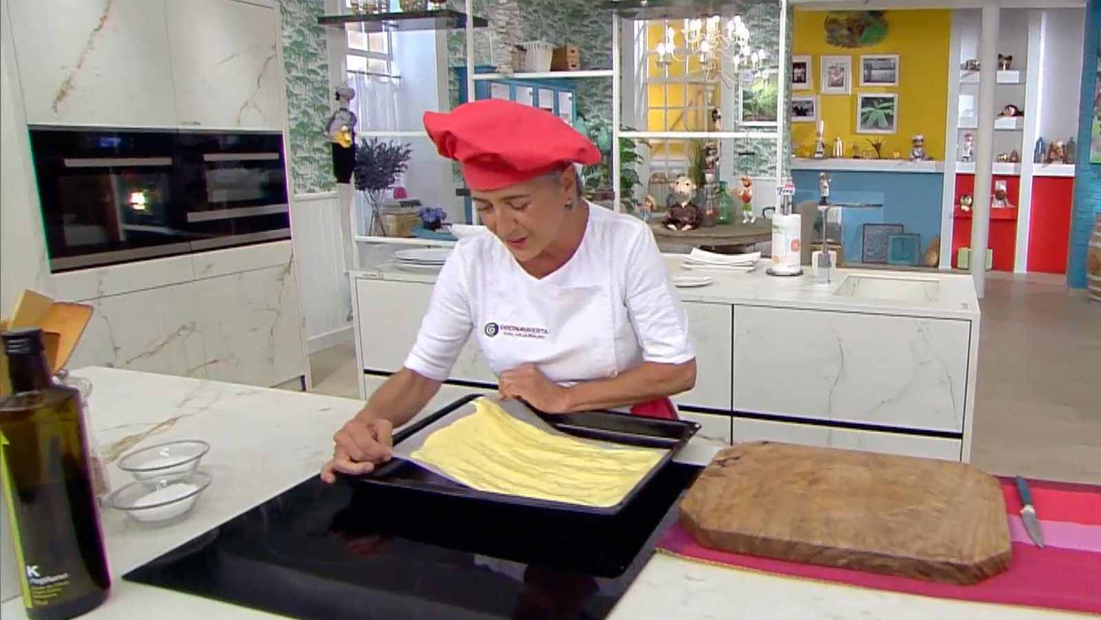 KARL66030320 receta brazo gitano con melocoton de eva arguinano paso2 KARL66030320 receta brazo gitano con melocoton de eva arguinano paso2