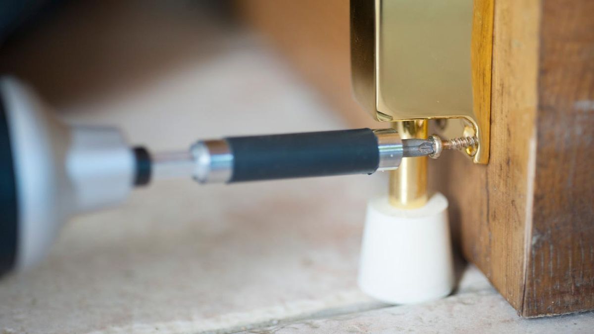 Topes sujeta puertas paso 5