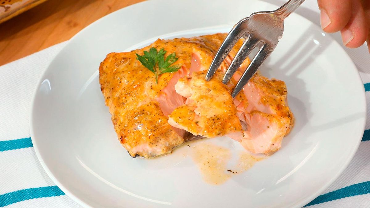 Salmón con salsa cajún