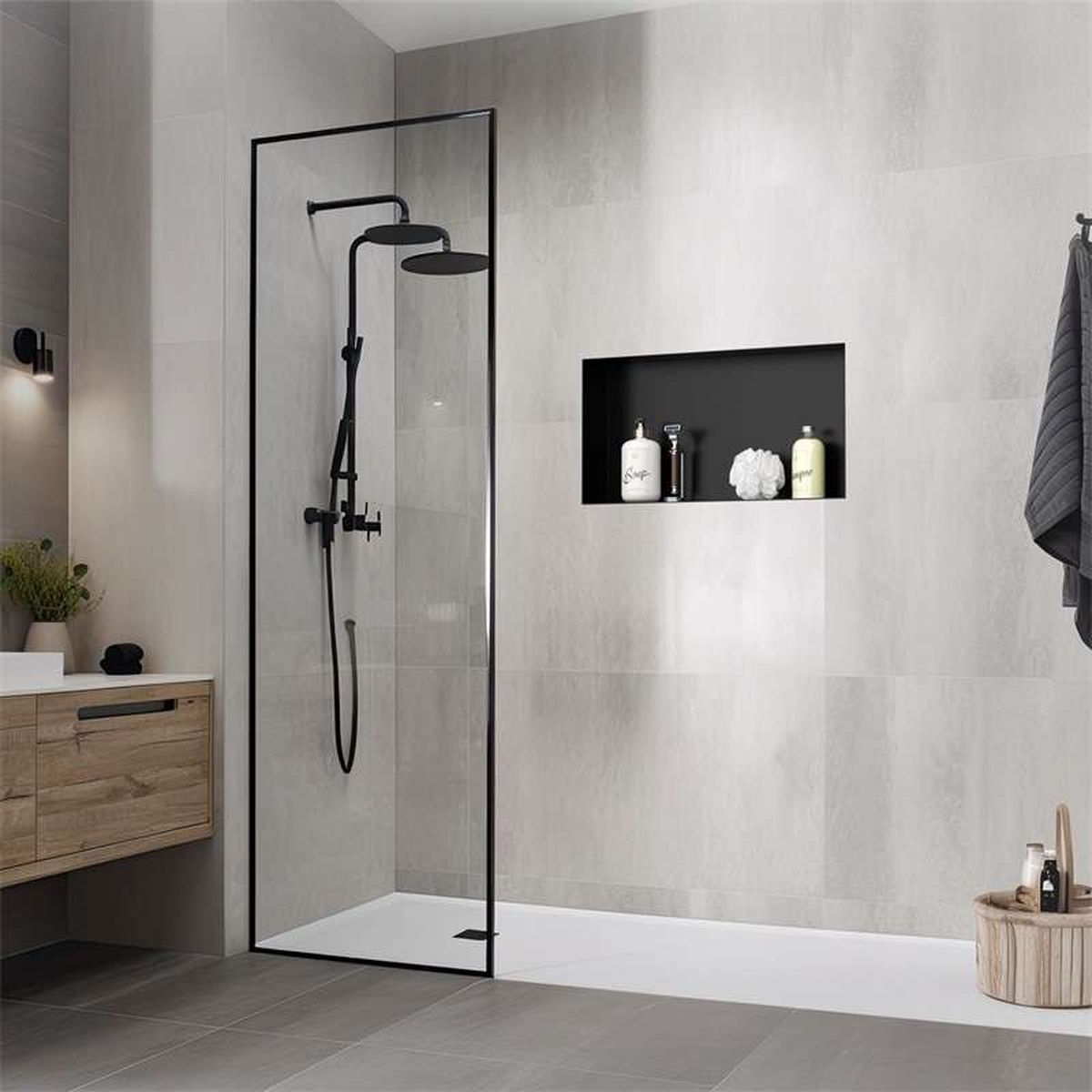 Baño de estilo nórdico con hornacina en la ducha.