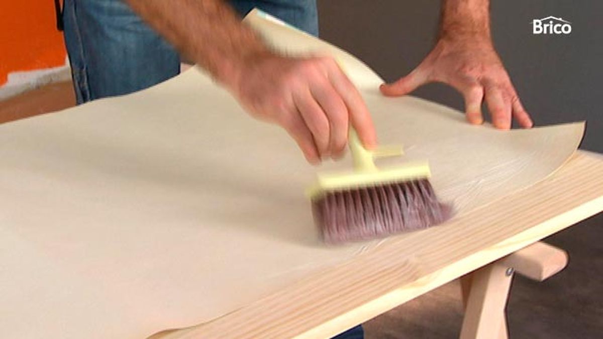 Empapelar la pared paso 5