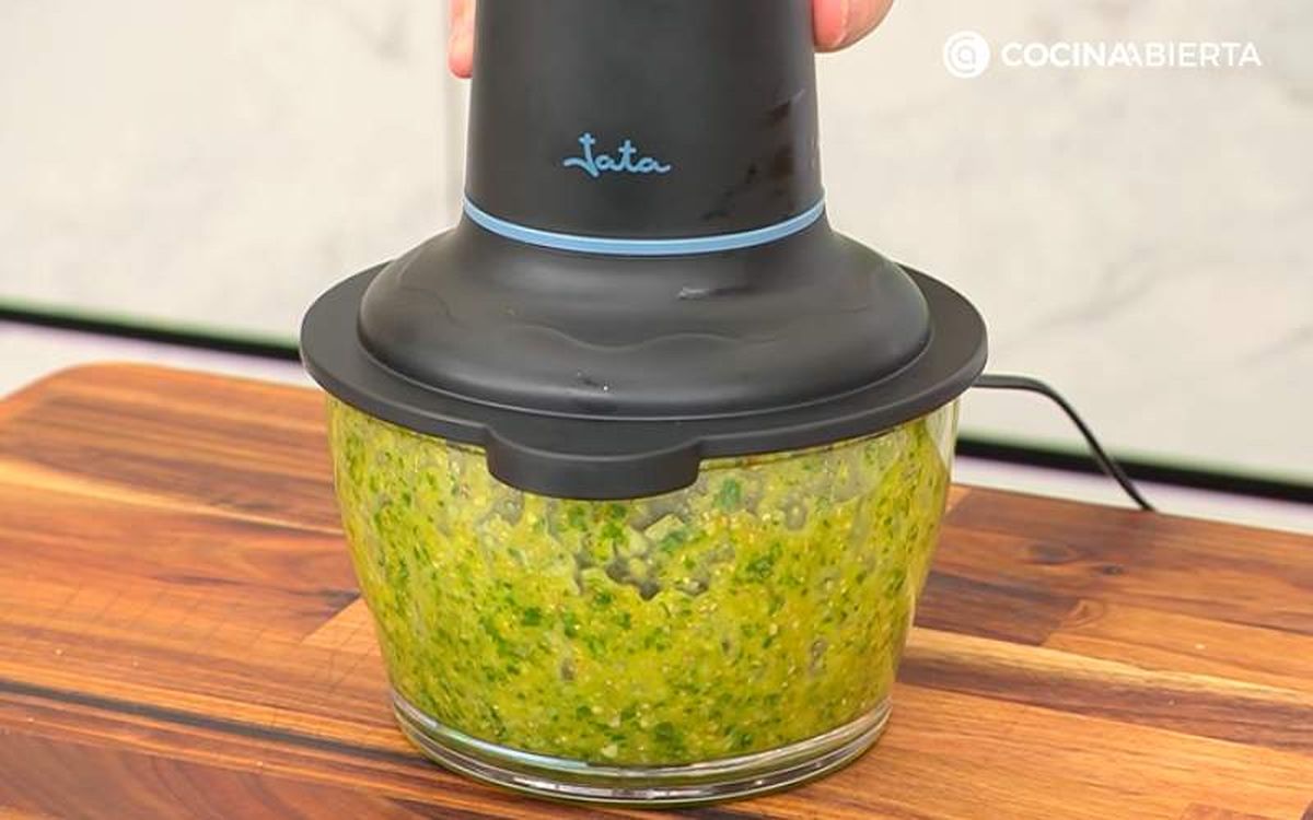 Tritura todos los ingredientes