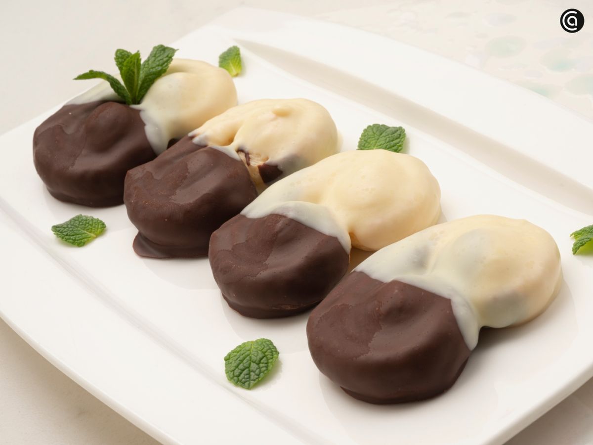 Palmeritas de hojaldre con chocolate negro y blanco, receta de Karlos Arguiñano