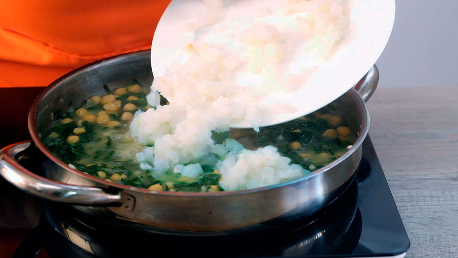 Receta de garbanzos con espinacas y bacalao (potaje de vigilia) paso 6 Receta de garbanzos con espinacas y bacalao (potaje de vigilia) paso 6