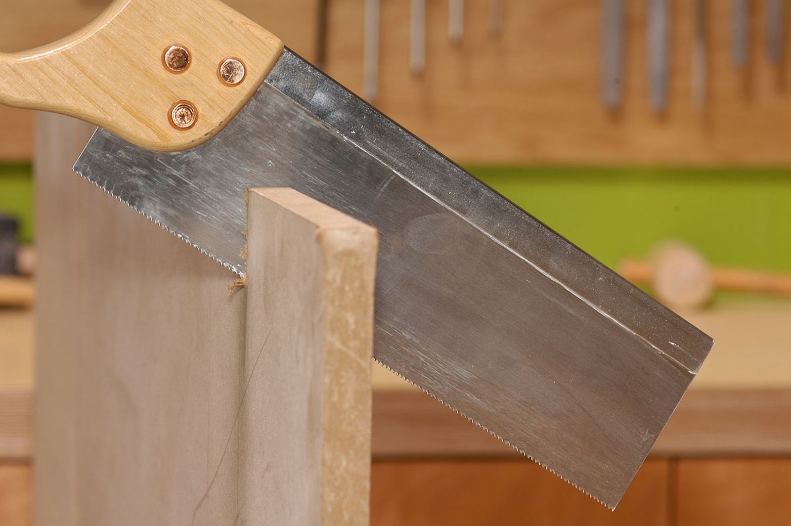 Sierra de mano para madera paso 5 Sierra de mano para madera paso 5