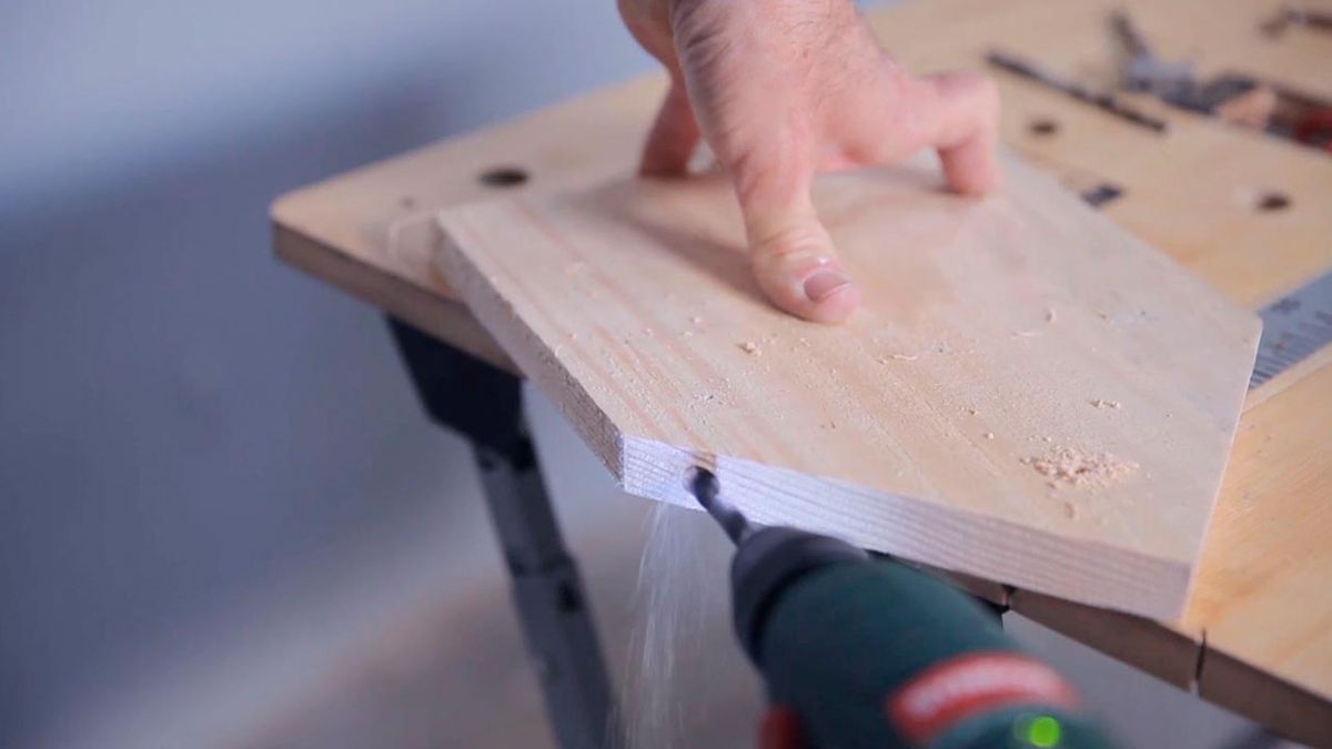 Cómo hacer un cuelga llaves con forma de casa paso 4