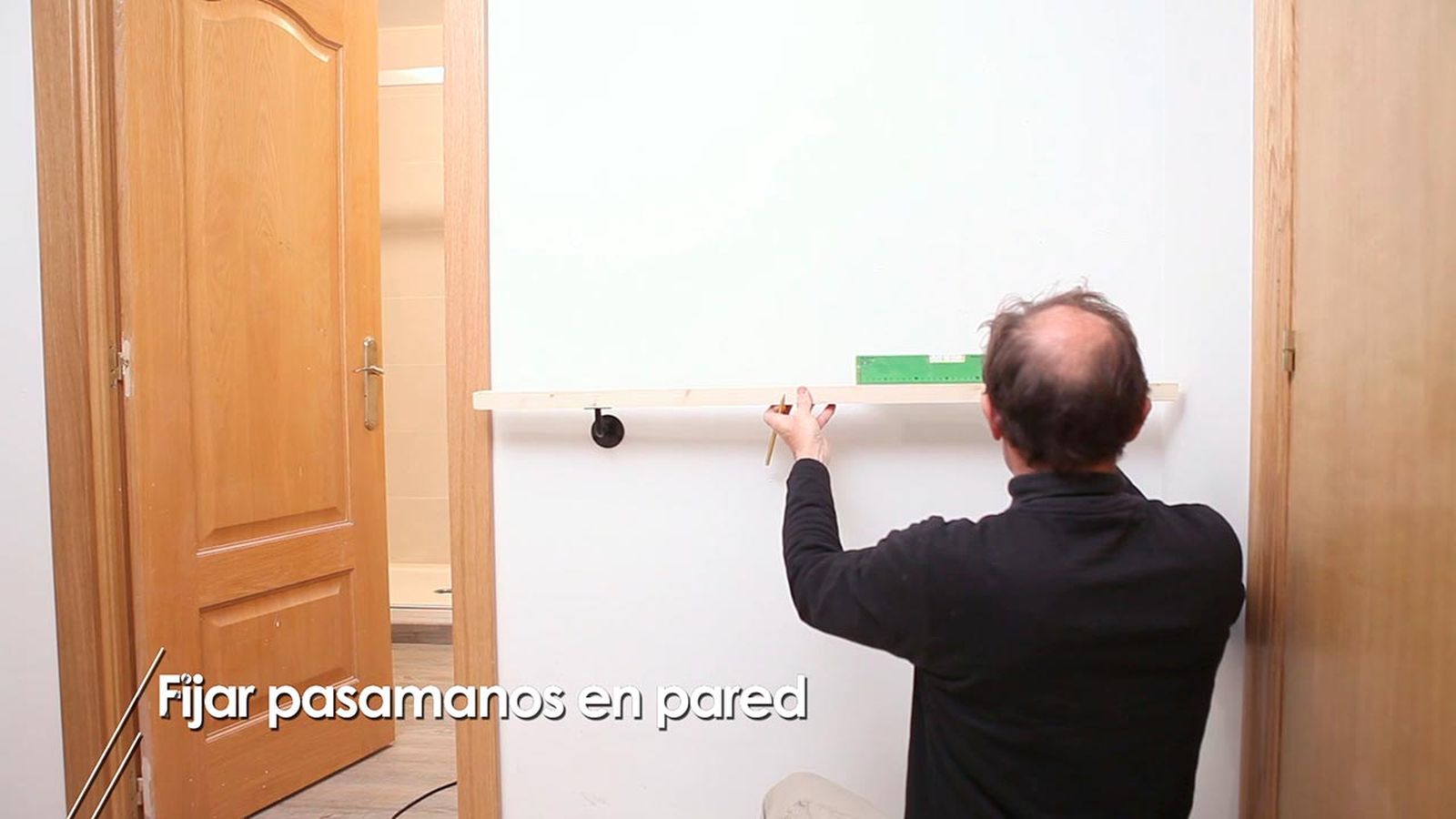 Como fijar un pasamanos en la pared paso 5 Como fijar un pasamanos en la pared paso 5