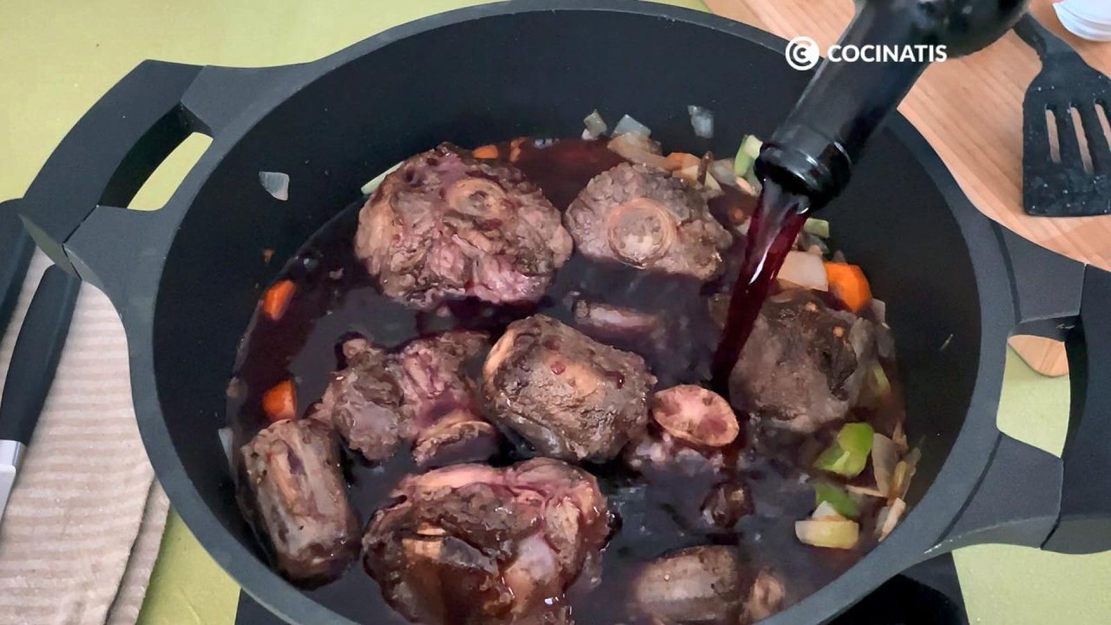 Guiso de carne con vino tinto