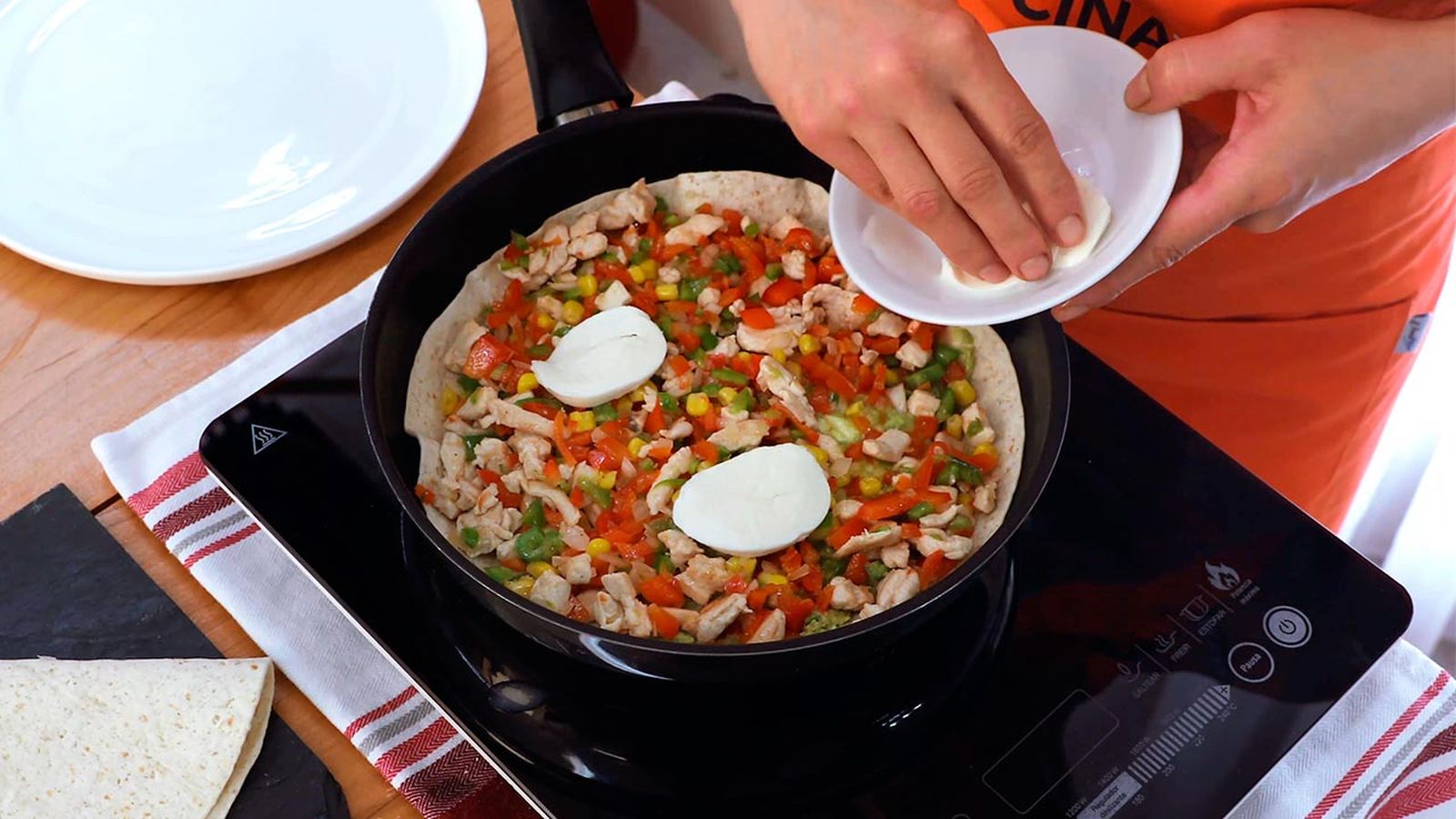 Receta de quesadilla de pollo y verduras paso 5 Receta de quesadilla de pollo y verduras paso 5