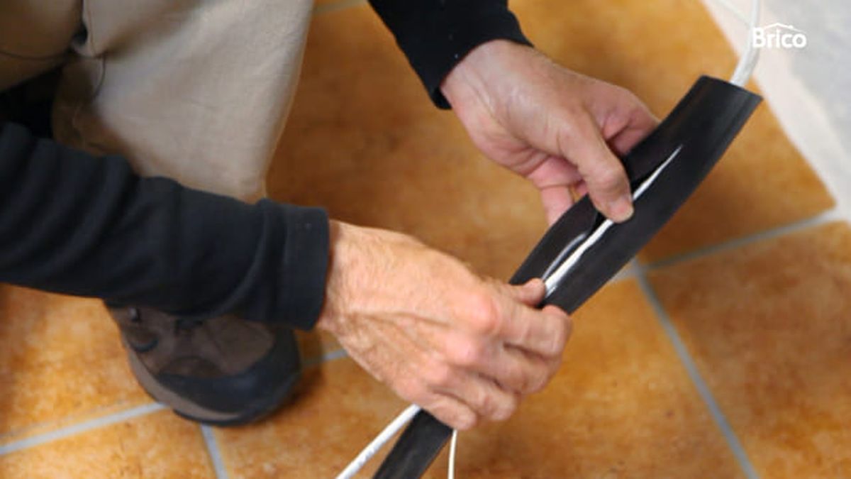 Bricomania 786 Ocultar cables suelo paso 4