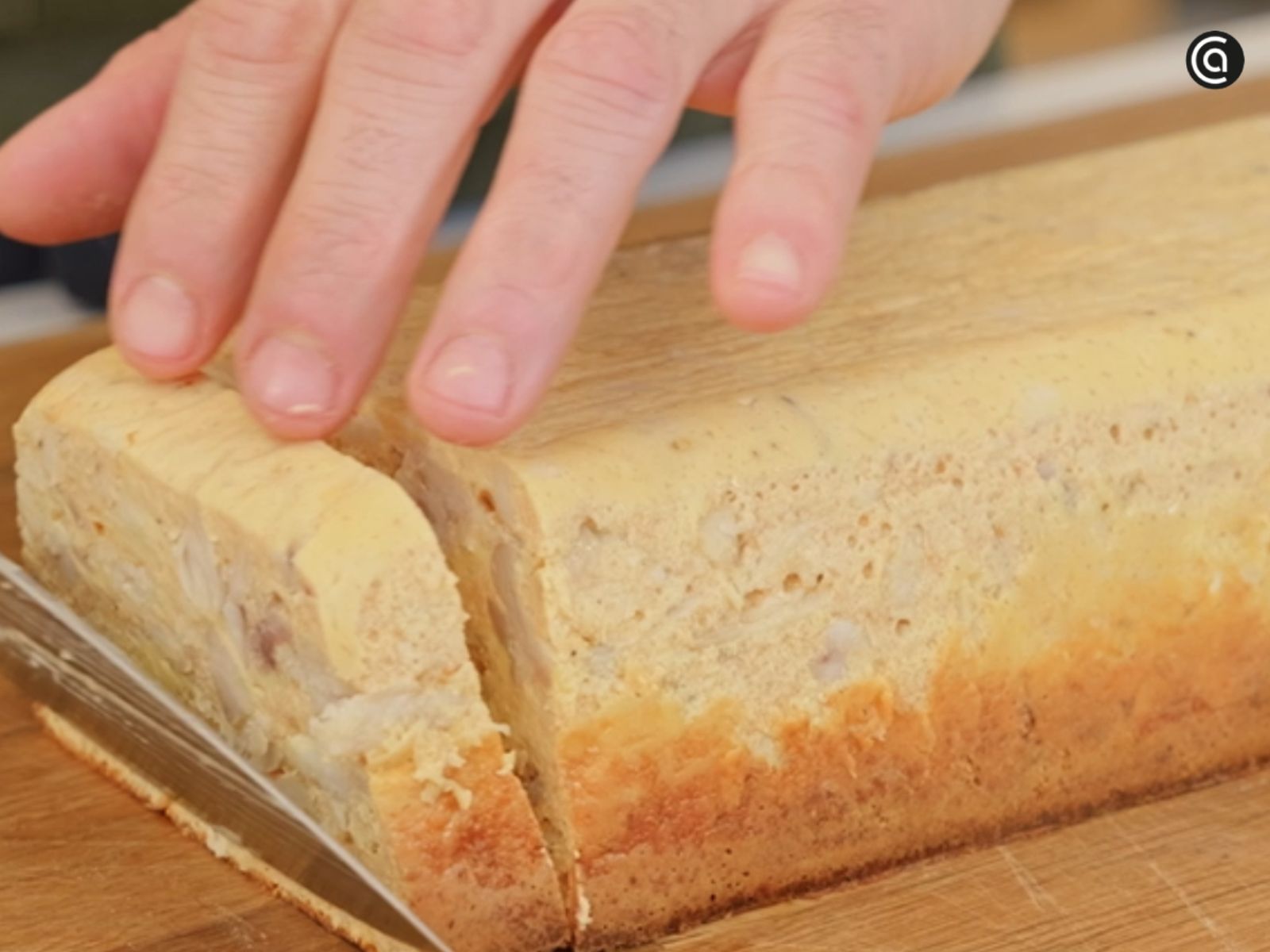 Corta en rebanadas iguales para servir.