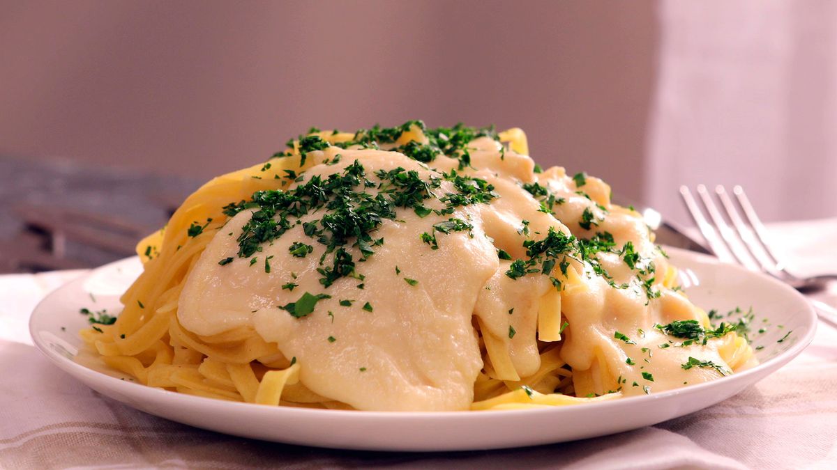 Pasta con salsa alfredo