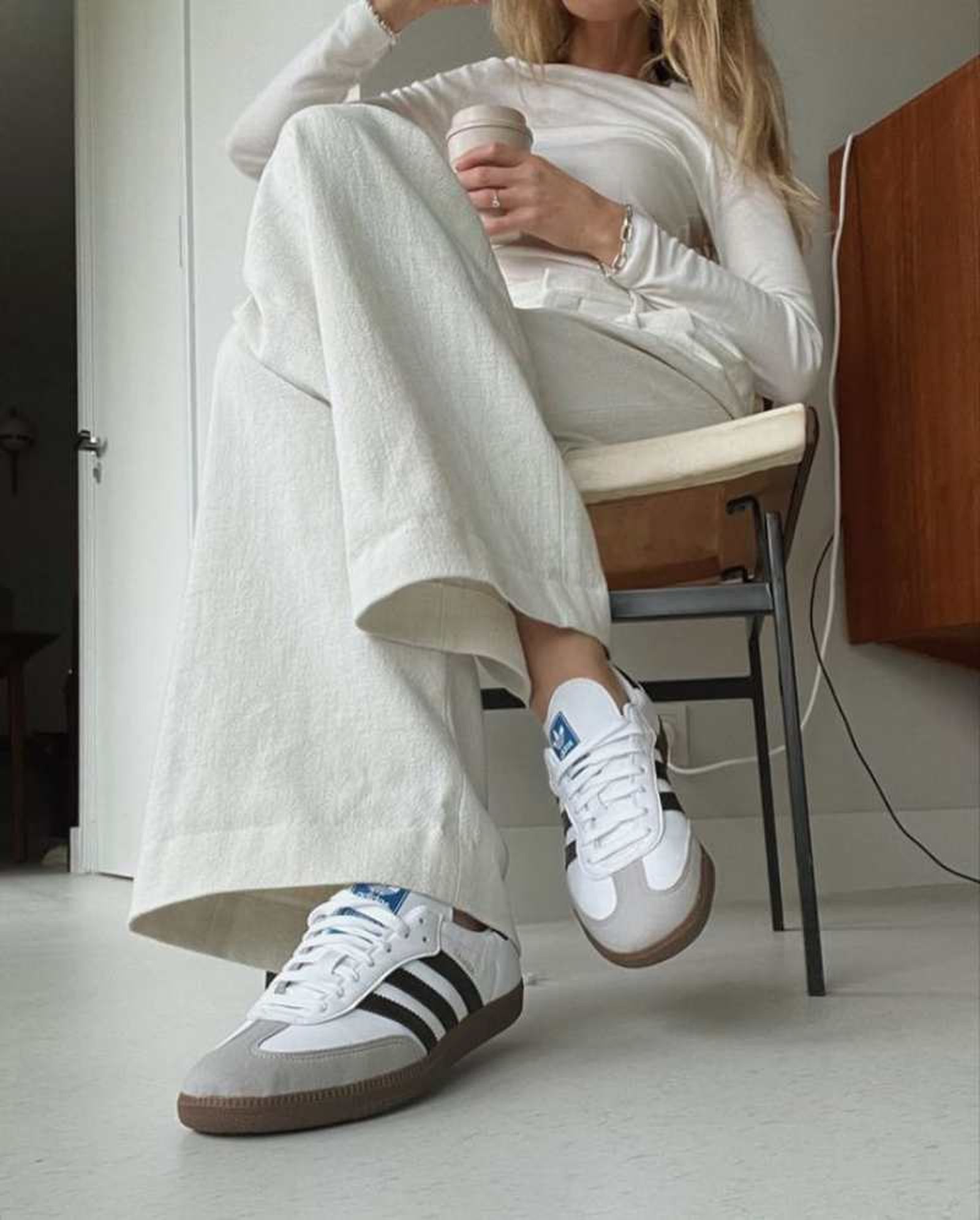 Es importante que sigas las indicaciones del fabricante para mantener tus Adidas Samba como nuevas / Imagen: Pinterest