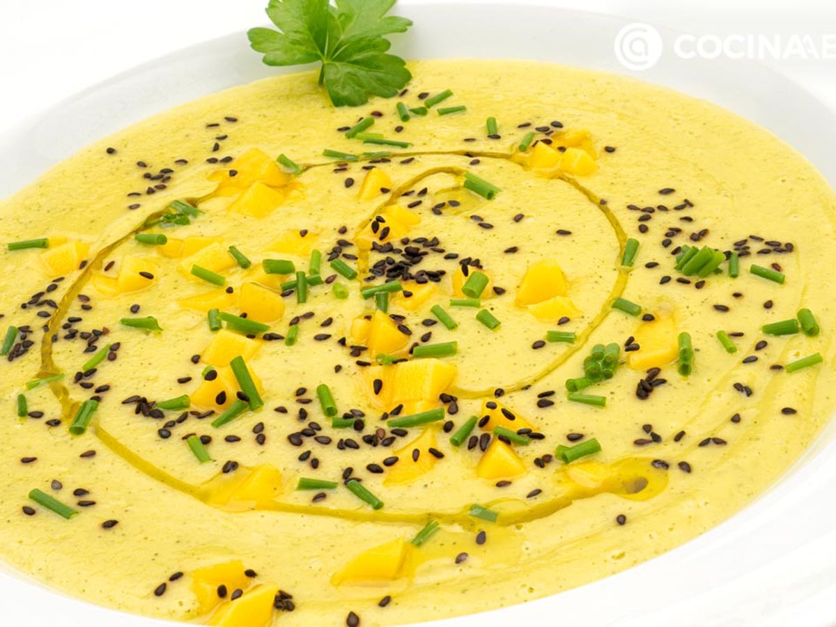 Sopa fría de calabacín y mango, receta Karlos Arguiñano
