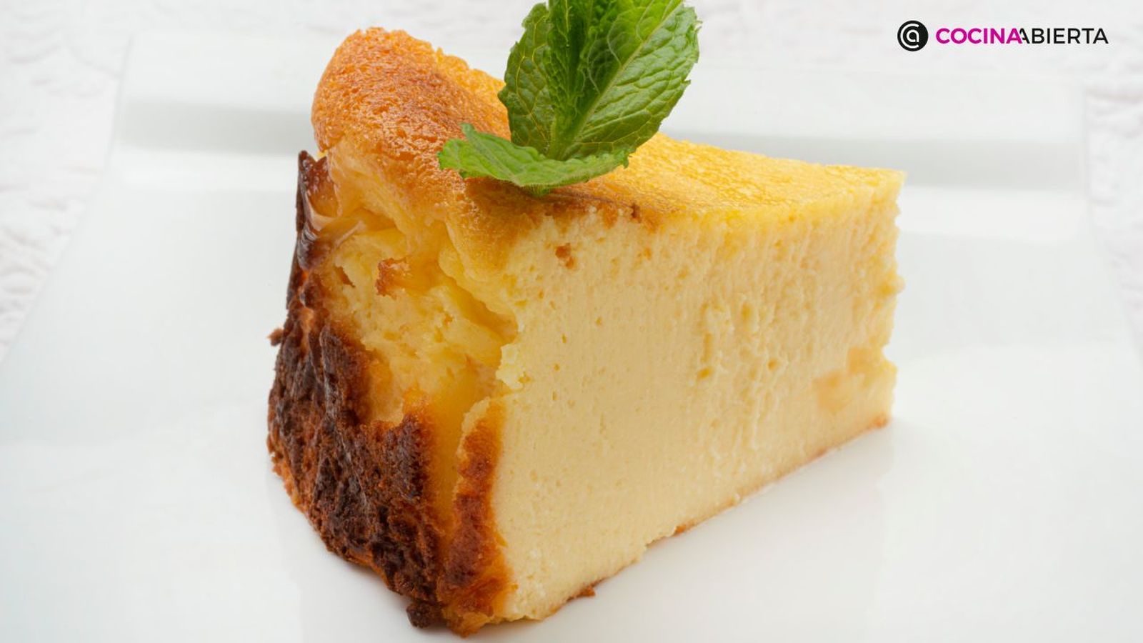 La tarta de queso de La Viña tiene un interior cremoso y la superficie tostada