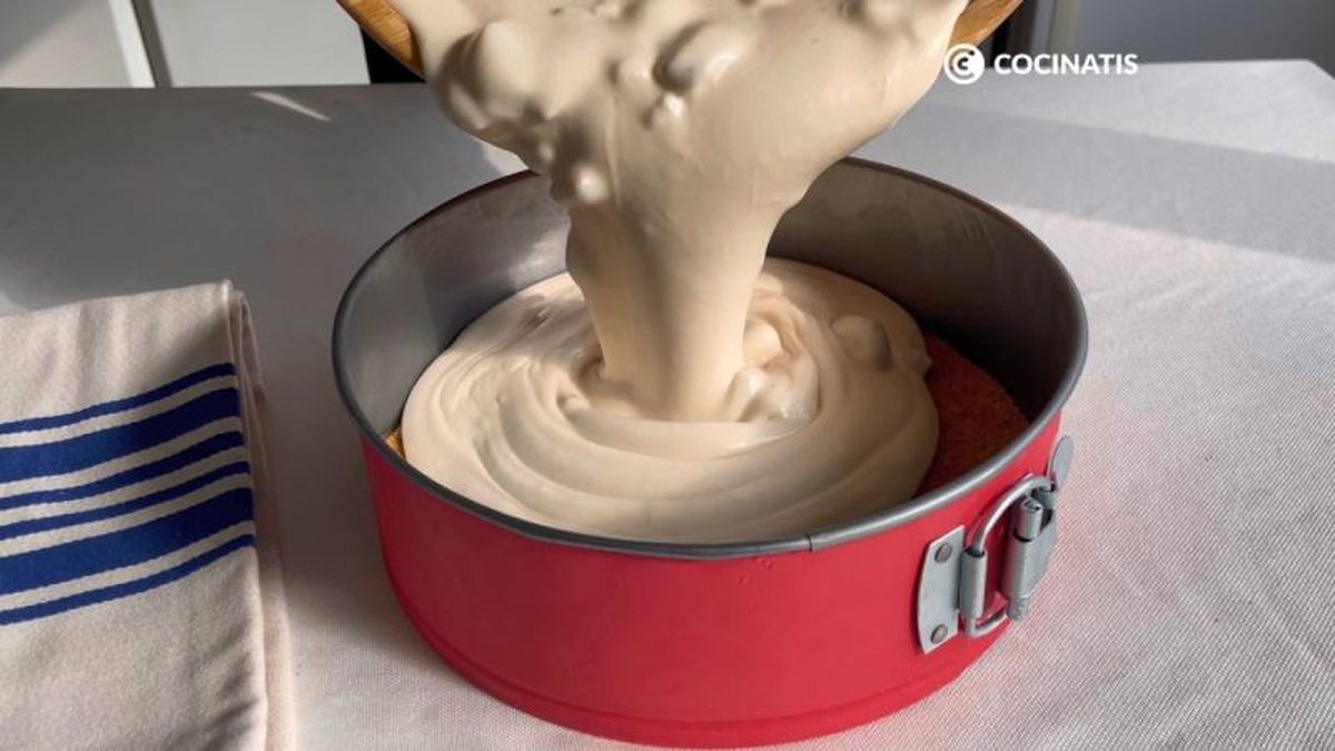 Rellenamos el molde con la mezcla de Kinder Bueno