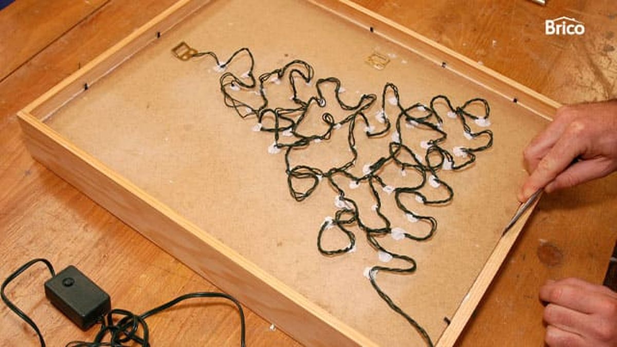 arbol de navidad en la pared paso9