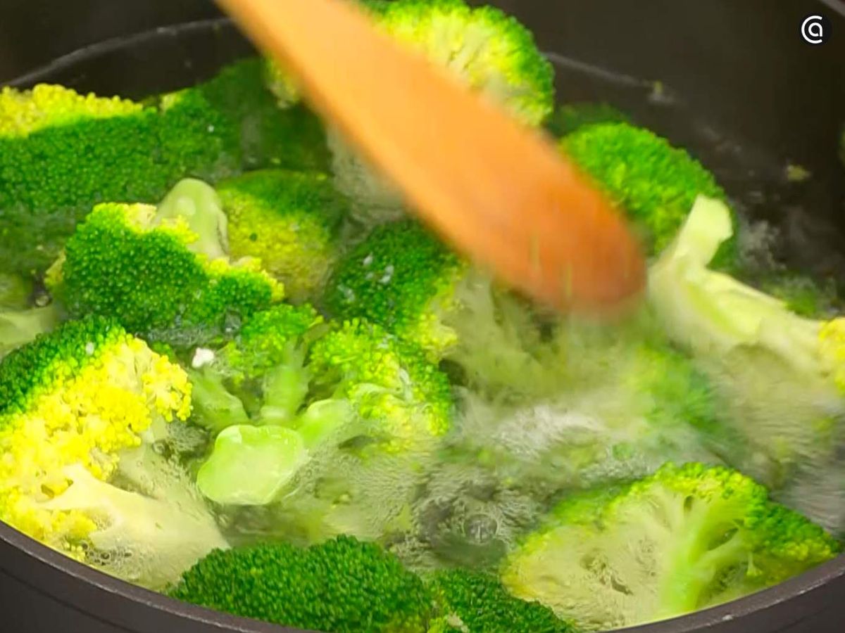 Brócoli con champiñones y panceta - paso 1