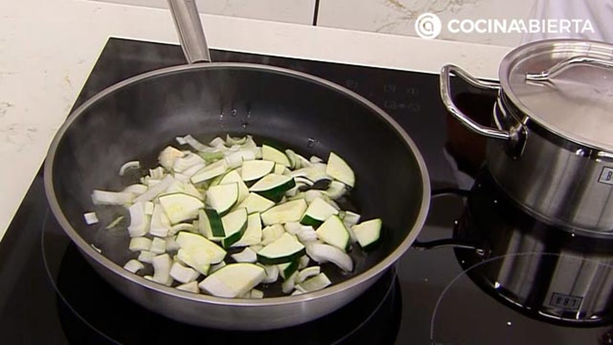 sopa fria de calabacin y mango receta karlos arguinano karl67720321 paso2