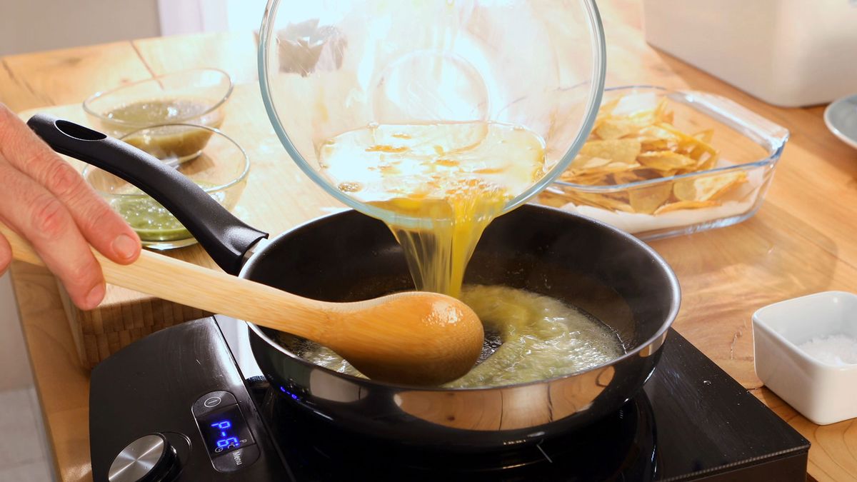 Huevos en salsa verde   Paso 4