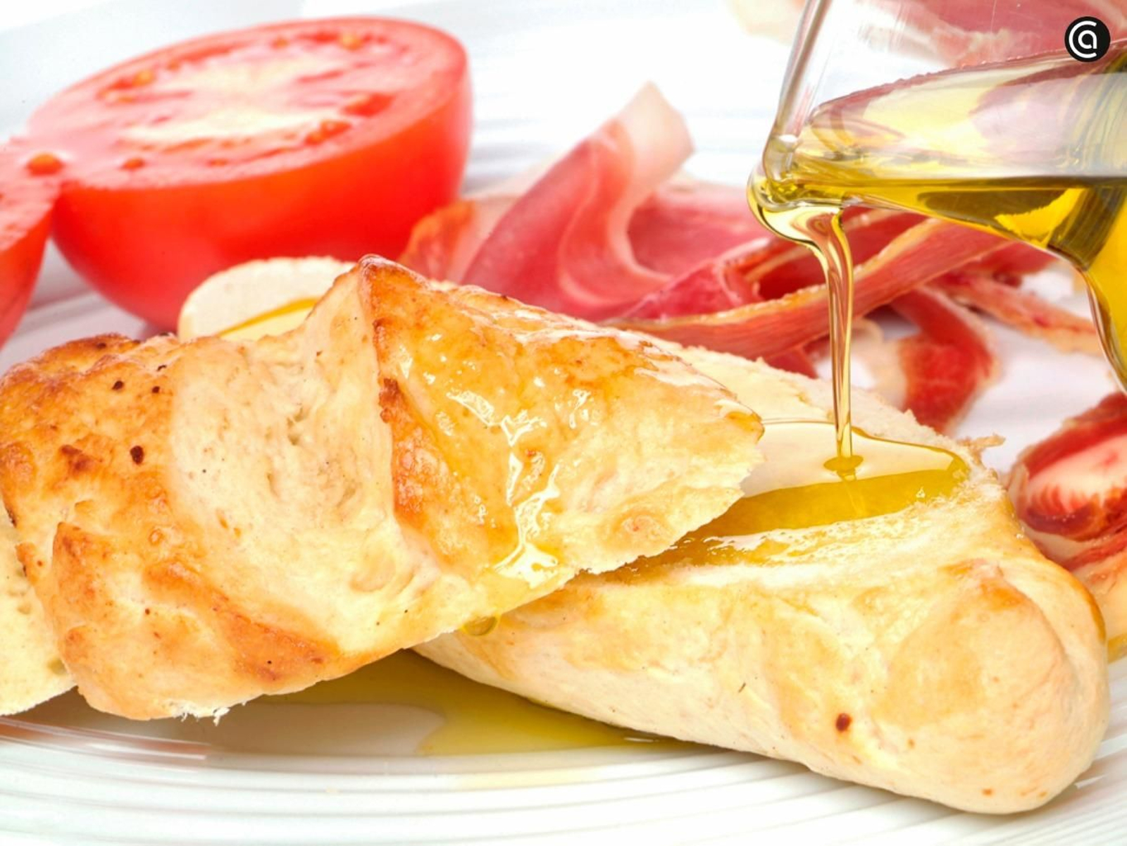 Aprende a elaborar pan de ajo casero con la sencilla receta de Eva Arguiñano Aprende a elaborar pan de ajo casero con la sencilla receta de Eva Arguiñano