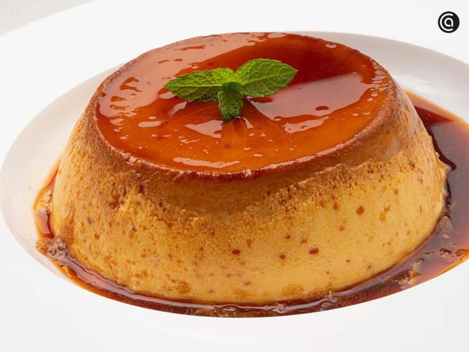 El flan tradicional de toda la vida, sencillo y perfecto para preparar en casa sin complicaciones.